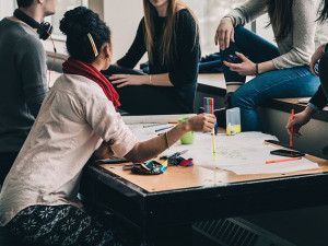 Nadace hledá romské vysokoškolské studentky a studenty. Mají možnost získat stipendium