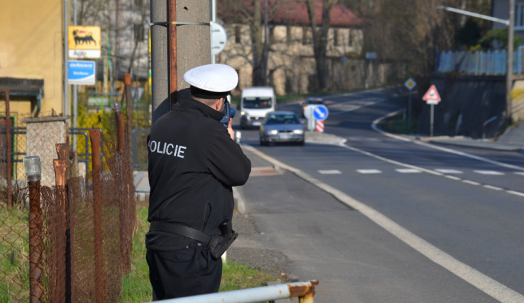 Lidé radili policistům, kde měřit rychlost. Vybrali Libereckou výšinu i hladinu Mácháče