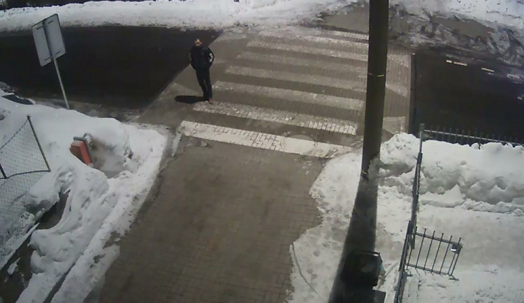 Policie hledá tohoto muže.