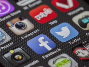 Facebook a Instagram postihl po celém světě výpadek