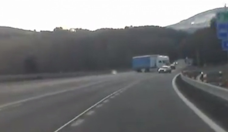 Manévr řidiče kamionu.