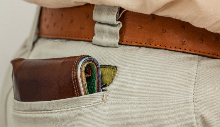 Seniora okradl muž, který byl v minulosti za podobnou činnost odsouzen