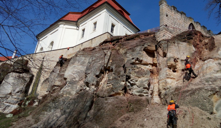 na Valdštejně je i v těchto dnech živo