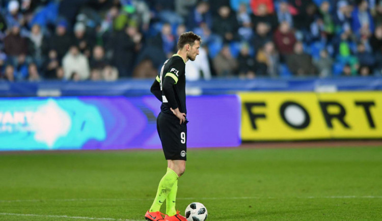Libor Kozák dostal v zápase čtvrtou žlutou kartu.