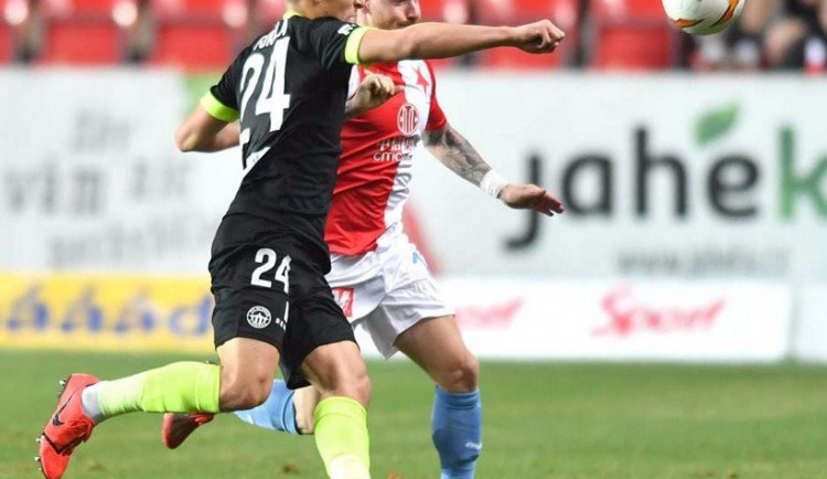 Milan Fukala v souboji se Stochem.