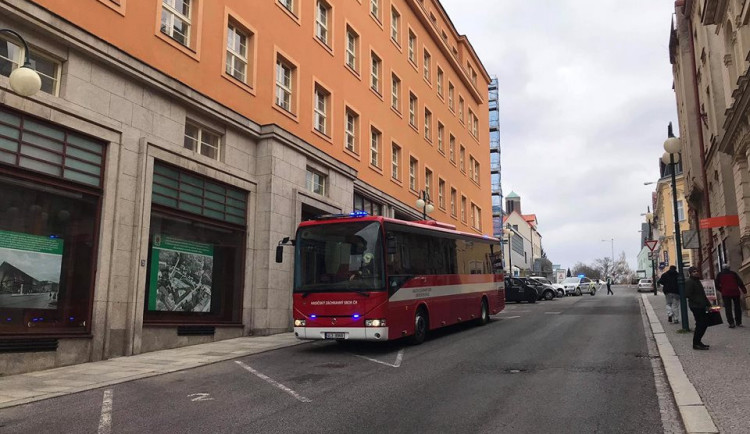 Všichni lidé museli být z jabloneckého magistrátu evakuováni kvůli úniku plynu.