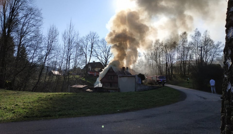 Požár rodinného domu.