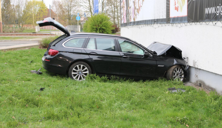 Tahle polský řidič pod vlivem drog nakonec zaparkoval.