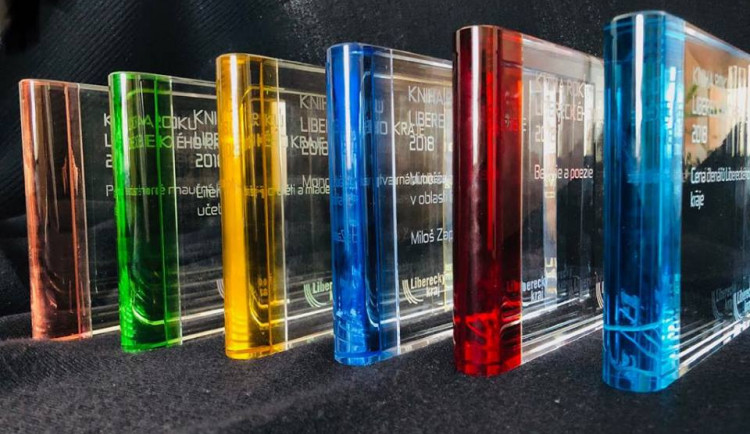 Ceny pro soutěž Kniha roku.