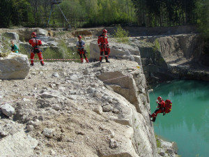 Hasiči trénovali práci ve výškách.
