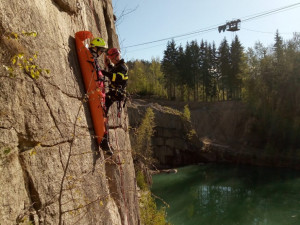 Hasiči trénovali práci ve výškách.