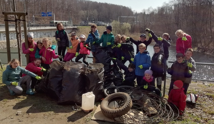 Dobrovolníci uklízeli Liberec.