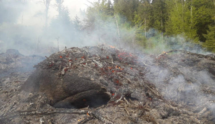 Požár na Tanvaldském Špičáku