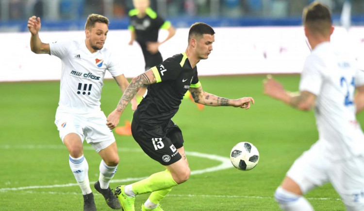 Slovan hraje na Baníku