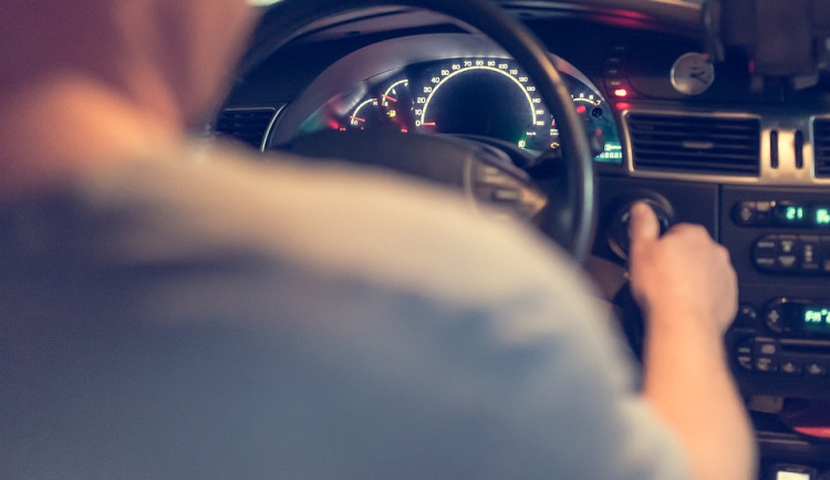 Muž rozvážel pervitin autem i přes zákaz řízení