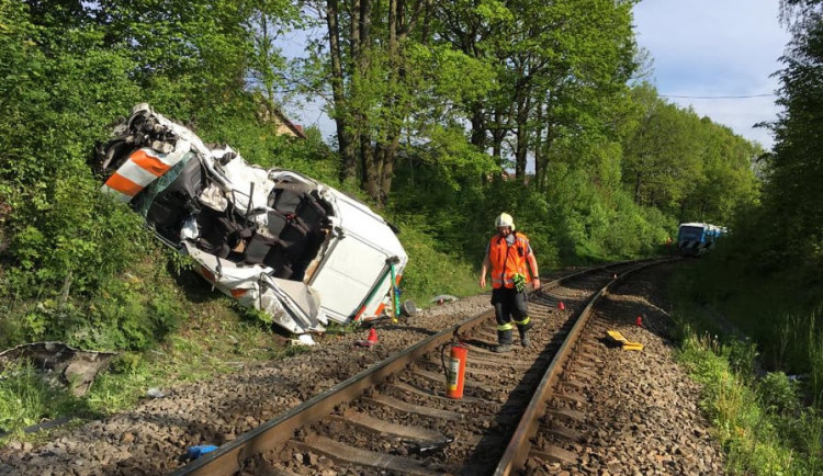 Vlak smetl dodávku.