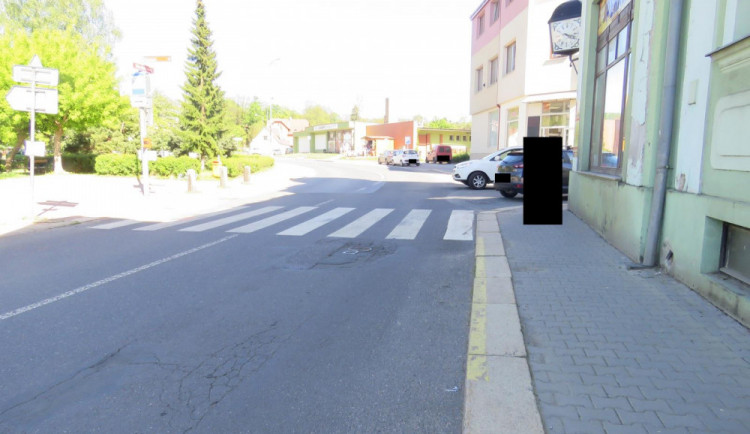 Nehoda se stala na tomto na přechodu.