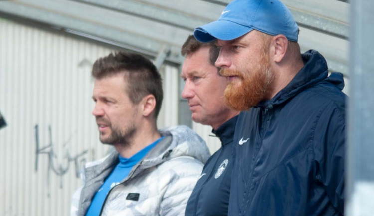 Trenéři Papoušek, Myslivec a Macháček.