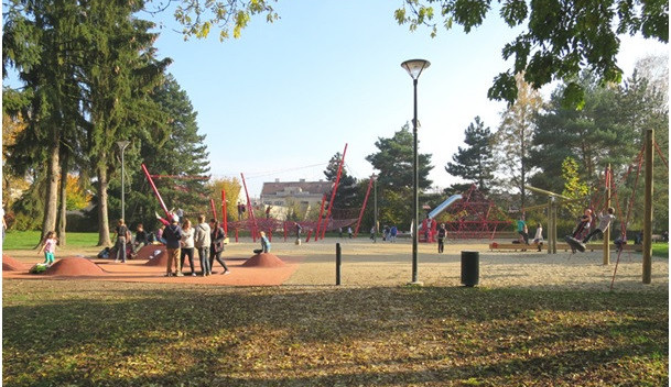 Jedním z možných projektů je pítko v parku u letního kina.