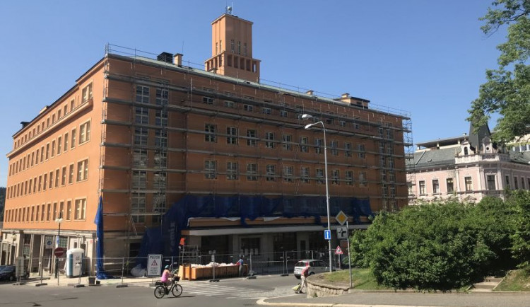 Severní strana je poslední, kterou je potřeba dokončit.