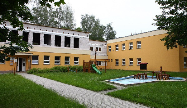 Nový stacionář už pomalu dostává svou podobu.