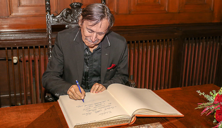 Medaili města Liberec obdržel herec a doyen libereckého divadla Ladislav Dušek