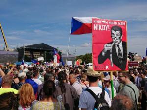 Že se protestovalo proti Babišovi jen v Praze? Ani nápad. Protesty byly i v Liberci