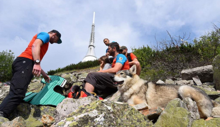Záchranáři o víkendu zasahovali na Ještědském hřebenu.