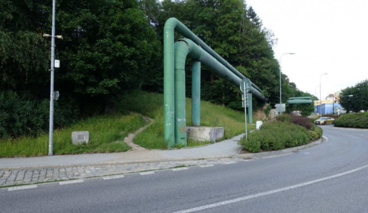 Hned dva návrhy se věnují pěšině na Brandlu.