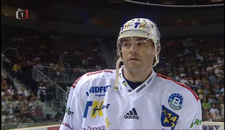 Na libereckém ledě si v rámci natáčení zahrál i Jaromír Jágr.