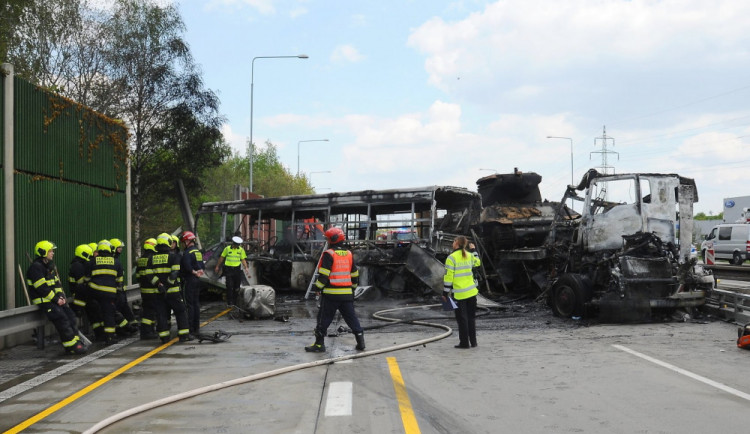 Sbírka na dozorce, který zemřel při nehodě, vynesla půl milionu. 
