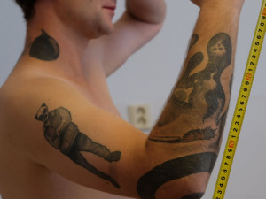 Policie pátrá po totožnosti zloděje ze Smíchova. Tvrdí o sobě, že je Jan Hus.