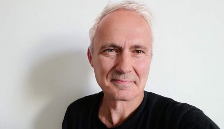 Autor textu posílá pozdrav do Ruska