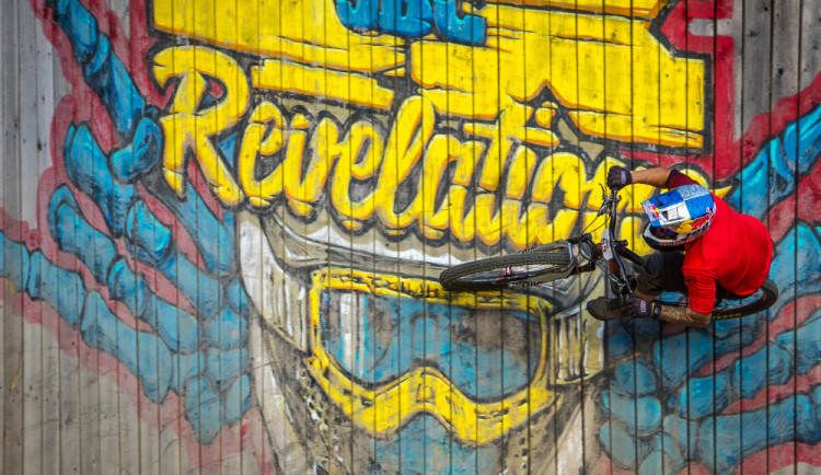 Tomáš Slavík ovládl dnešní kvalifikaci JBC 4X Revelations 2019.