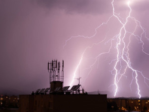 Na Liberec se ženou bouřky. Dorazit mají podle meteorologů po půlnoci