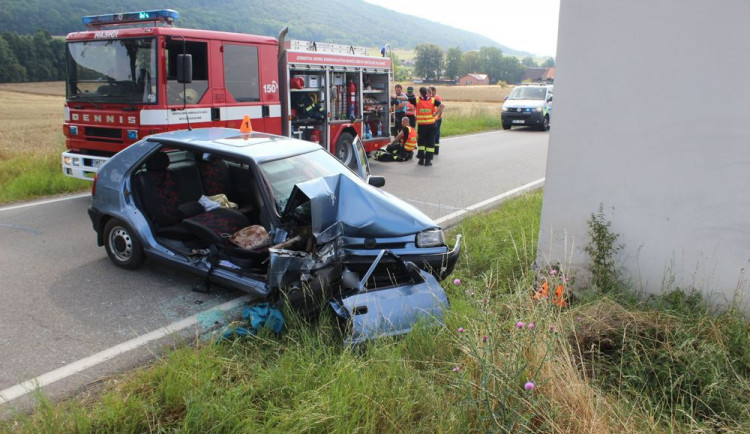 FOTO: Dvě seniorky se zranily při dopravní nehodě. Jednu z nich do nemocnice transportoval vrtulník