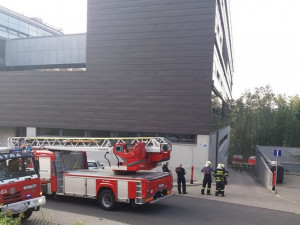 Dnes večer hasiči zasahovali na TULce, hořel zde rozvaděč