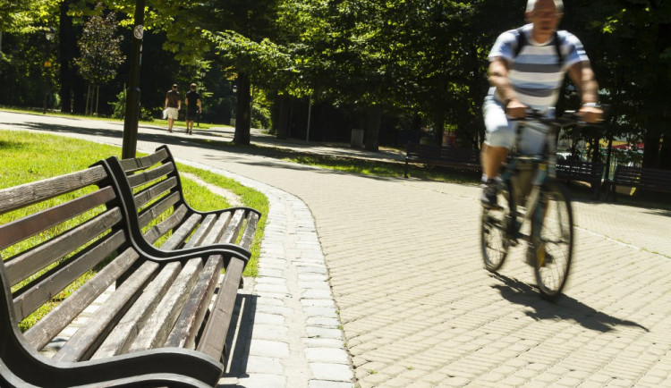 Cyklisté na chodnících. Jablonečtí strážníci se na ně zaměřili