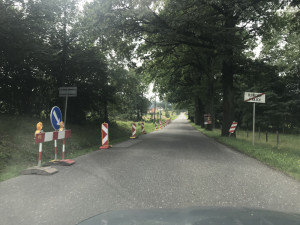 Začíná rekonstrukce silnice v Oldřichově. Náklaďáky neprojedou, osobáky musí počítat se zdržením