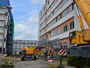 FOTO: Jablonecká nemocnice už má nové chodby, které vedou do pavilonu intenzivní medicíny
