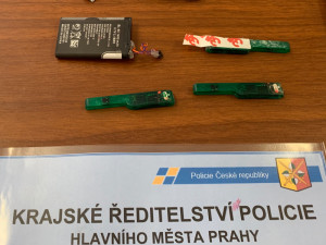 Zadržené věcí u skimmerů.