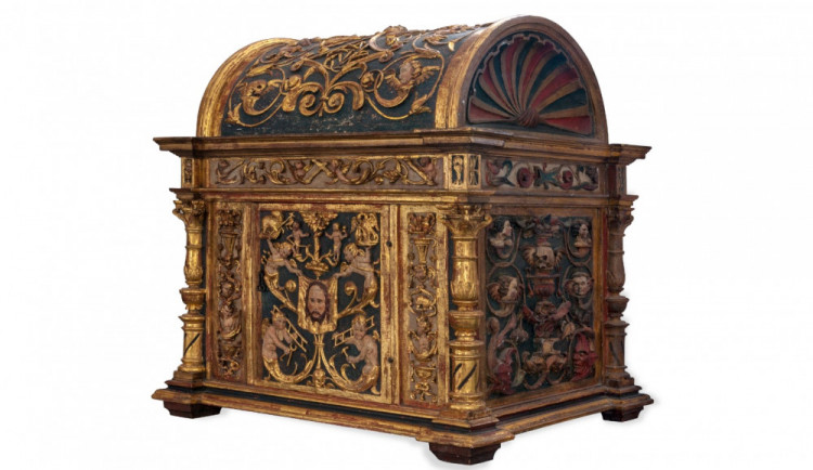 Vzácná renesanční skříňka z 16. století.