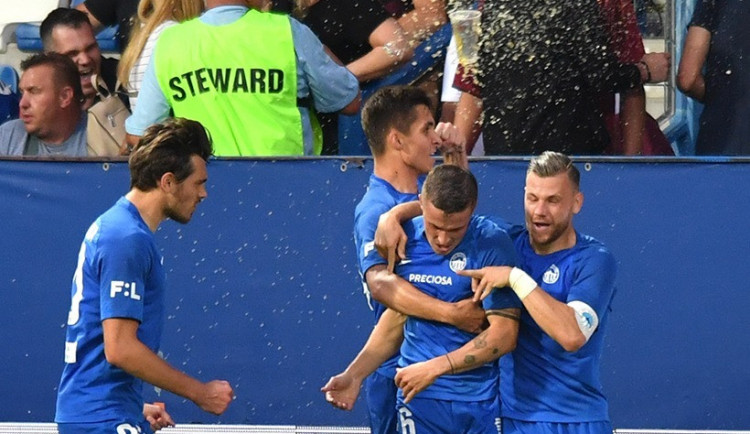 První gól Slovanu vsřelil Malinský.