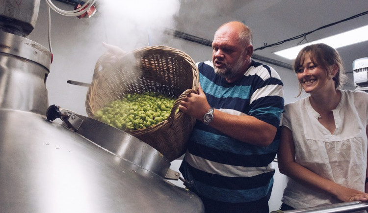 Hospodář a čeledín. Frýdlantská škola si uvaří vlastní pivo