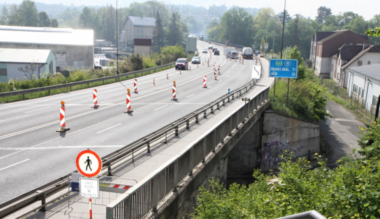 Opravy mostů v Turnově se protáhnou. Chodci se sem vrátí nejdříve v půlce listopadu