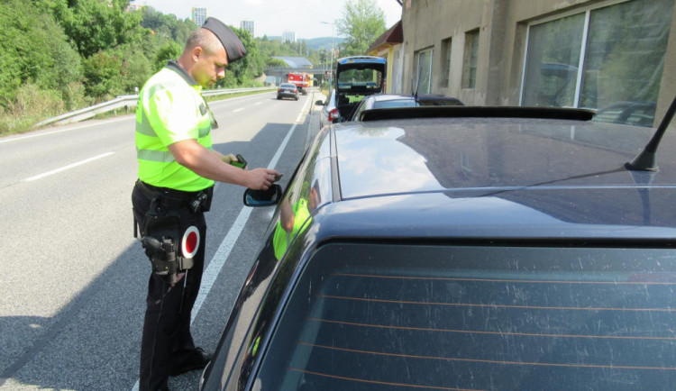 Policisté si počíhali o víkendu na řidiče.