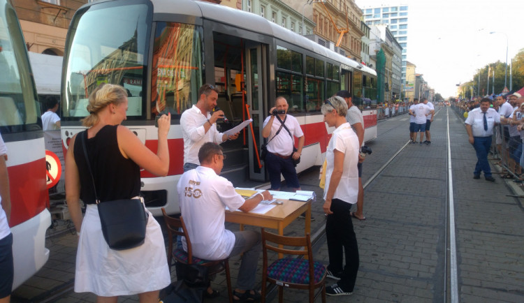 Liberečtí tramvajáci zabodovali na mezinárodní soutěži v jízdě zručnosti v tramvaji, kterou v praxi viděli poprvé