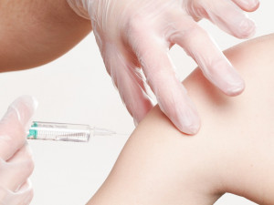 V Česku je dostupná vakcína proti chřipce na nacházející sezonu