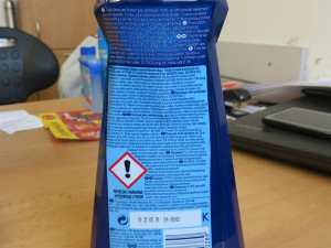 Nebezpečné chemické látky a směsi bez správného a dostatečného označení.