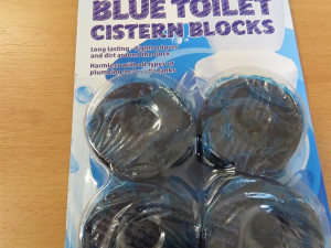 Nebezpečné chemické látky a směsi bez správného a dostatečného označení.